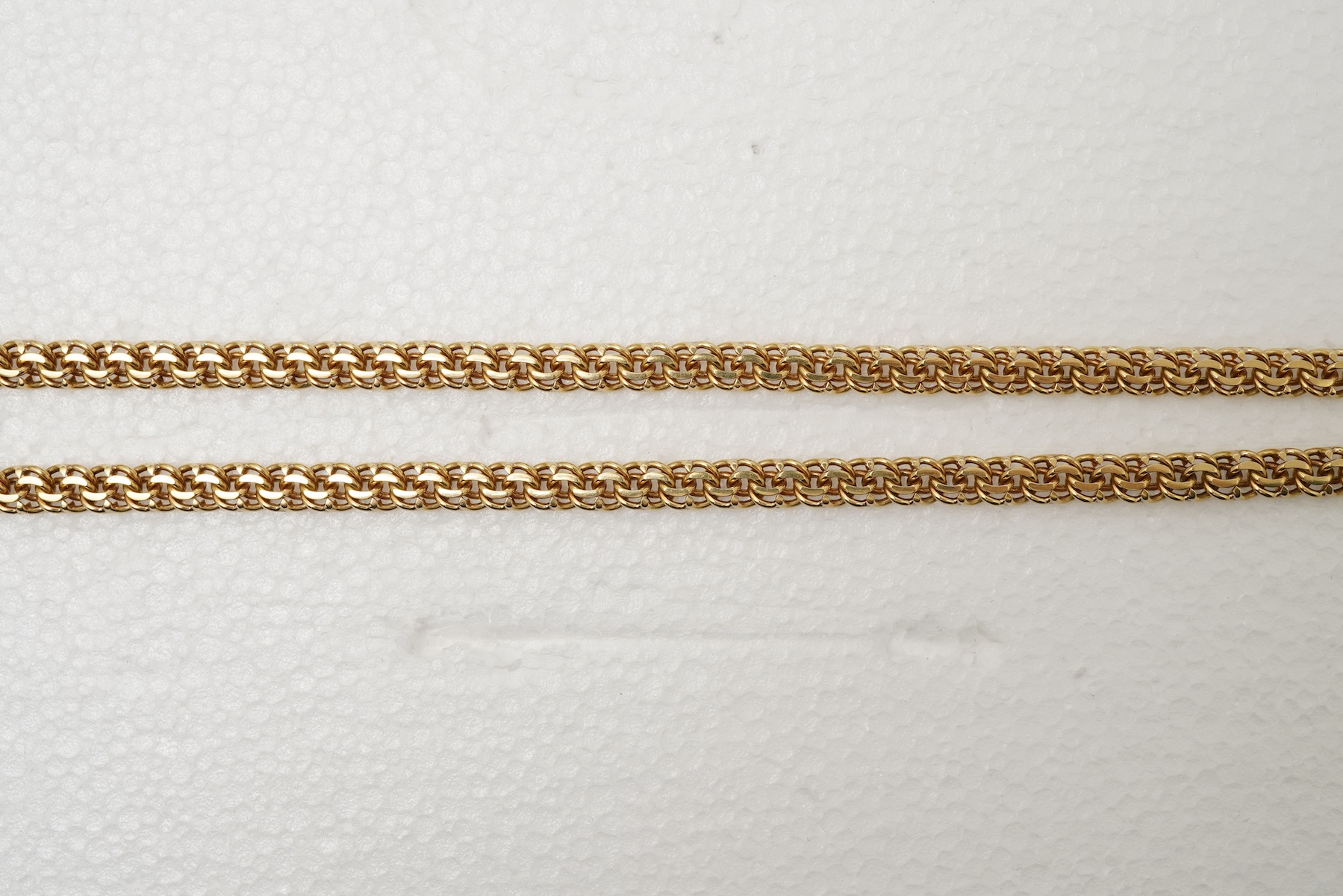 A gold chain necklace